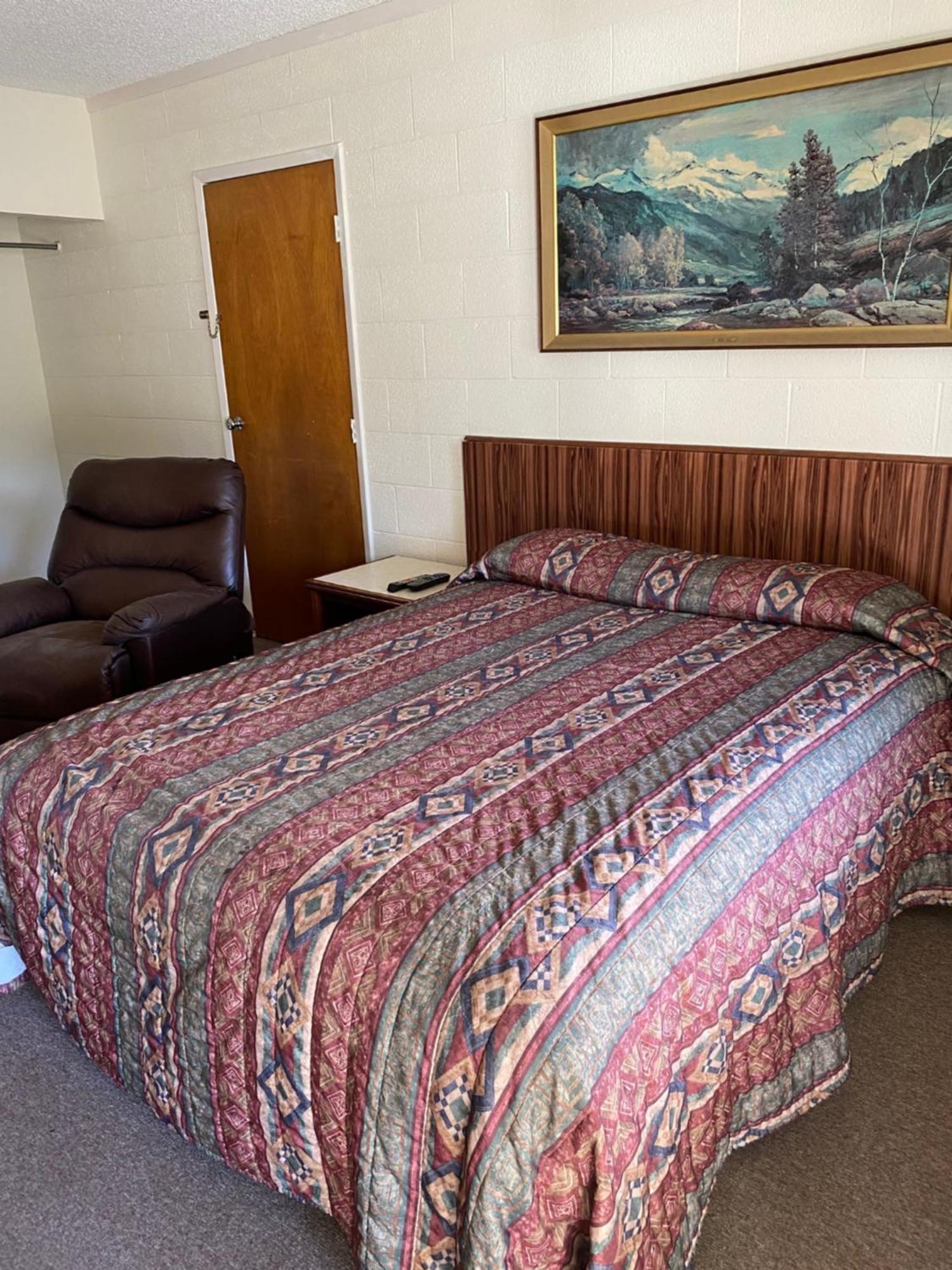 Forest Lodge Motel Happy Camp Екстериор снимка
