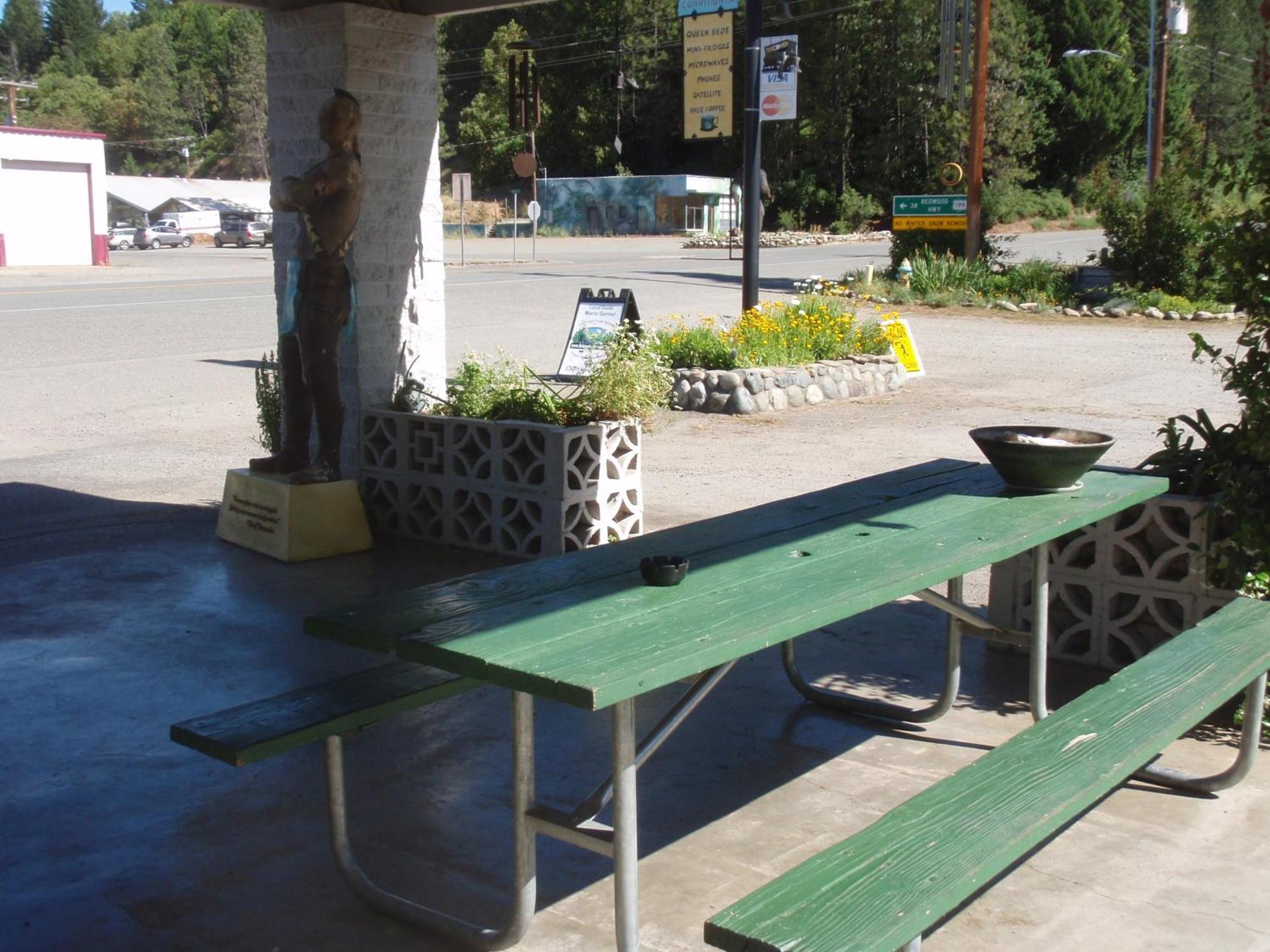 Forest Lodge Motel Happy Camp Екстериор снимка